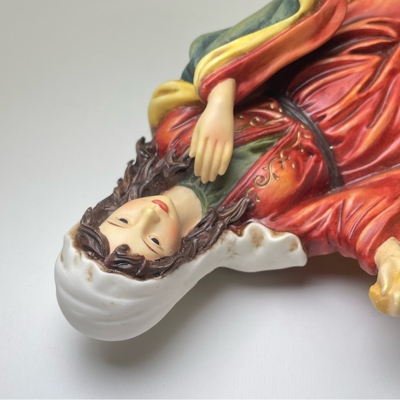 House of Lloyd Mary Nativity Porcelain Figure Christmas Around T… - Picture 8 of 11